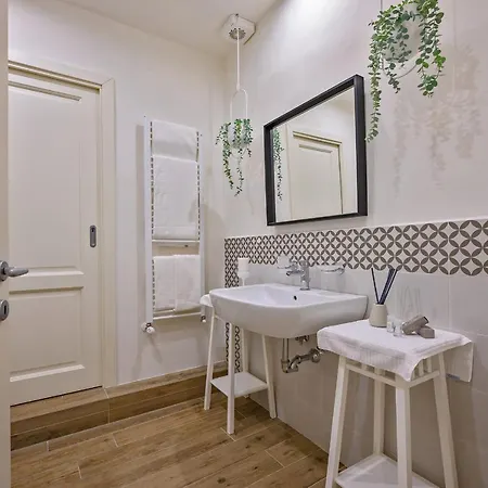 Via Macci Stylish Apartments: Charming Florence