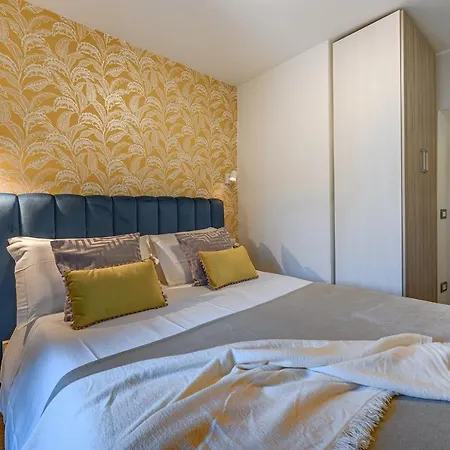 Via Macci Stylish Apartments: Charming Apartment *